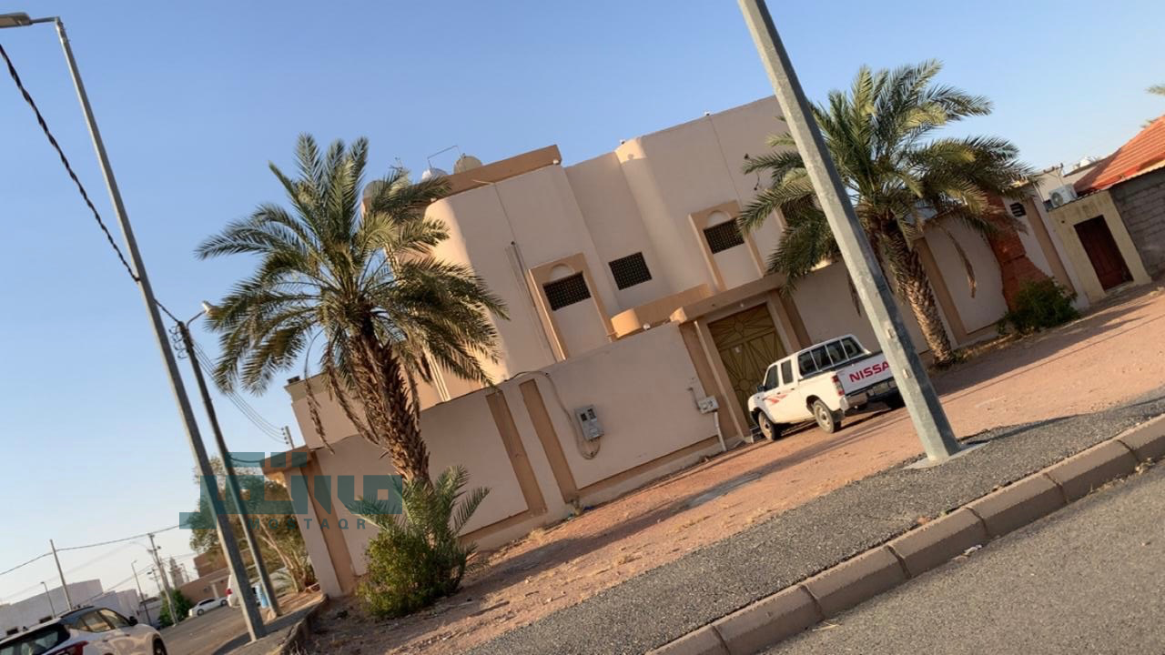 فيلا للبيع في حي أجا حائل — صورة 1