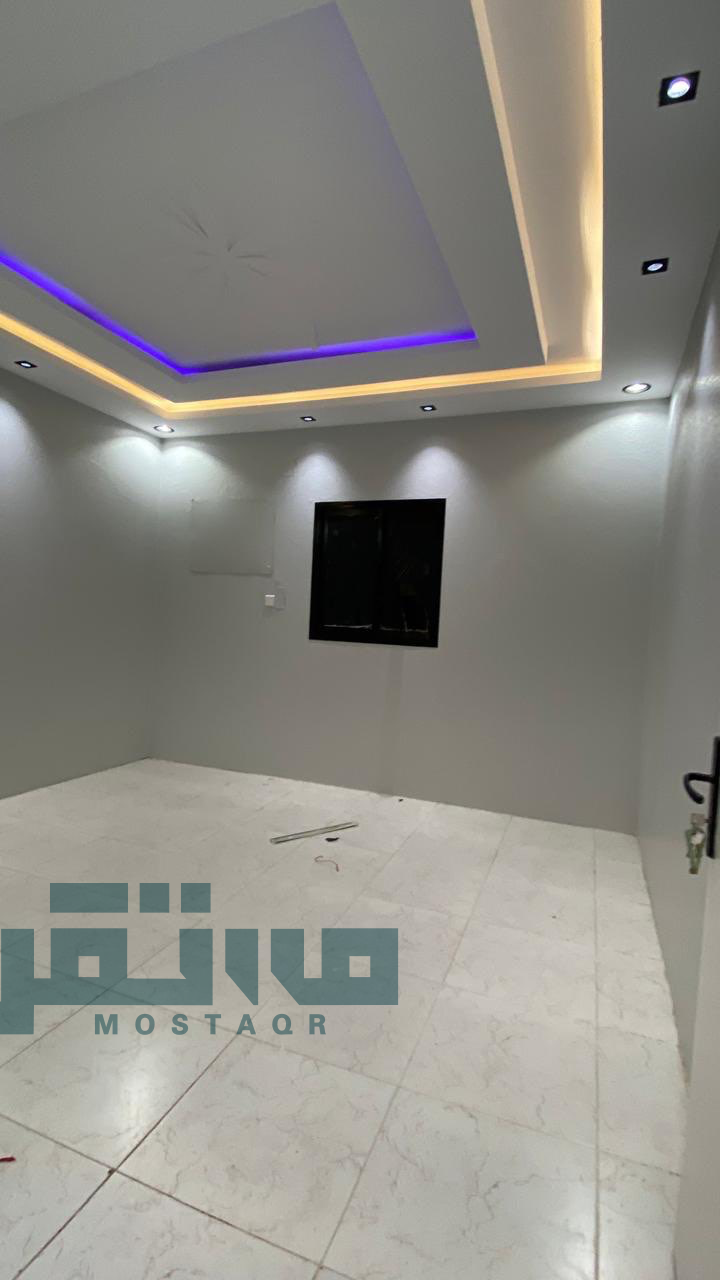 للإيجار شقه دور ثاني مدخل مشترك في حي المتنزه الشرقي — 2,000 ريال
