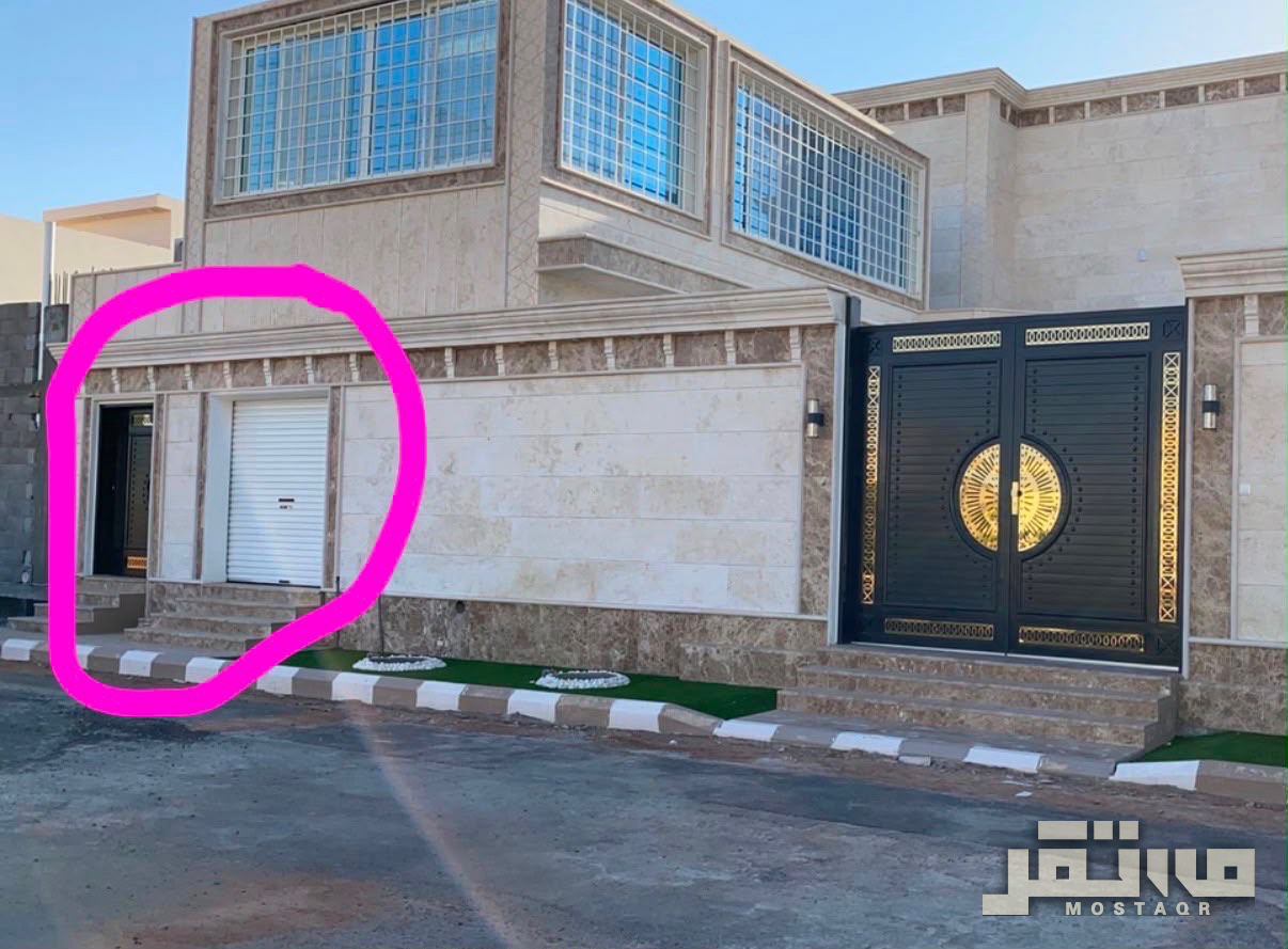 للايجار محل تجاري و غرفه سائق مفروشة جديد في الزهراء خلف اسواق فراوله و رمان في الزهرة — 1,200 ريال — 15 م²