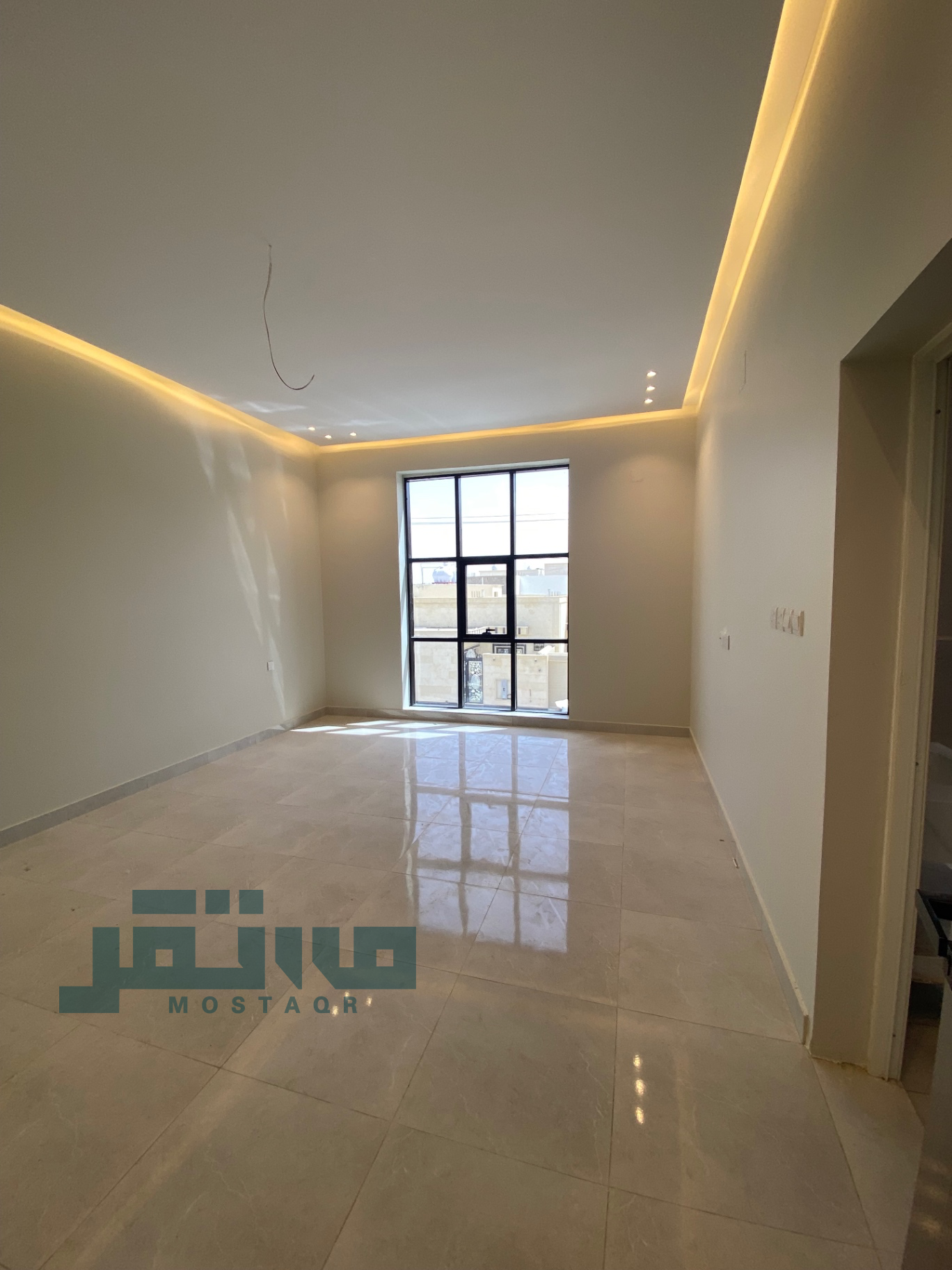  للبيع عدد دبلوكسين  حي الجبل موقع مميز تشطيب راقي وفخم   في الجبل — 630,000 ريال — 250 م²